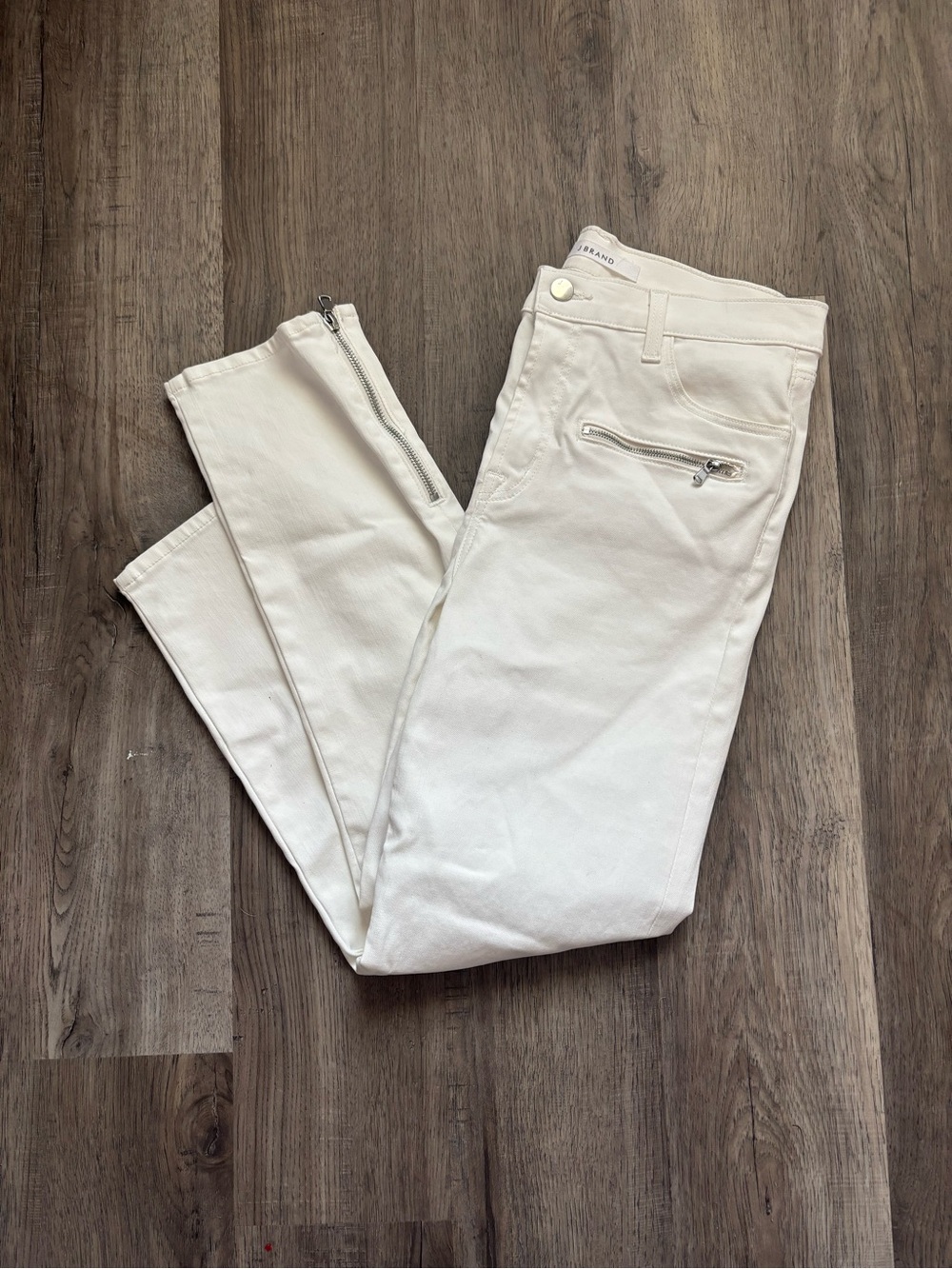 J Brand Cream/Off-White Capris with Zipper Detail